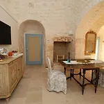 فندق مبيت وإفطار Trulli Alelia مونوبولي