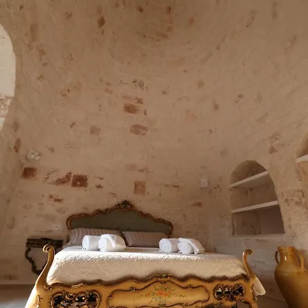 Trulli Alelia 4*