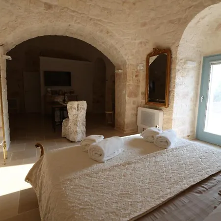 Trulli Alélia Bed & Breakfast 4*